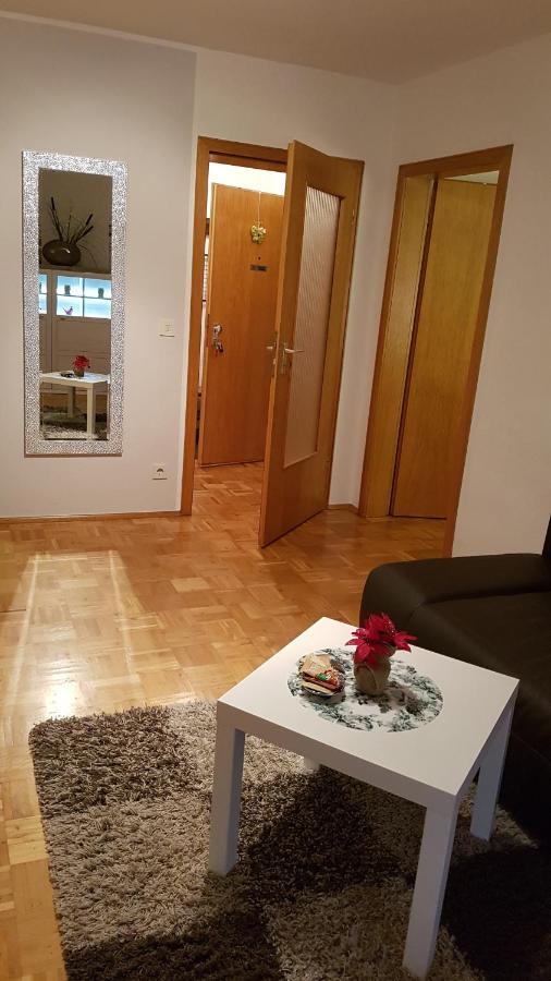 Ferien-& Monteurwohnung Koenen2 Nah Am Westfield Centro 오버하우젠 외부 사진